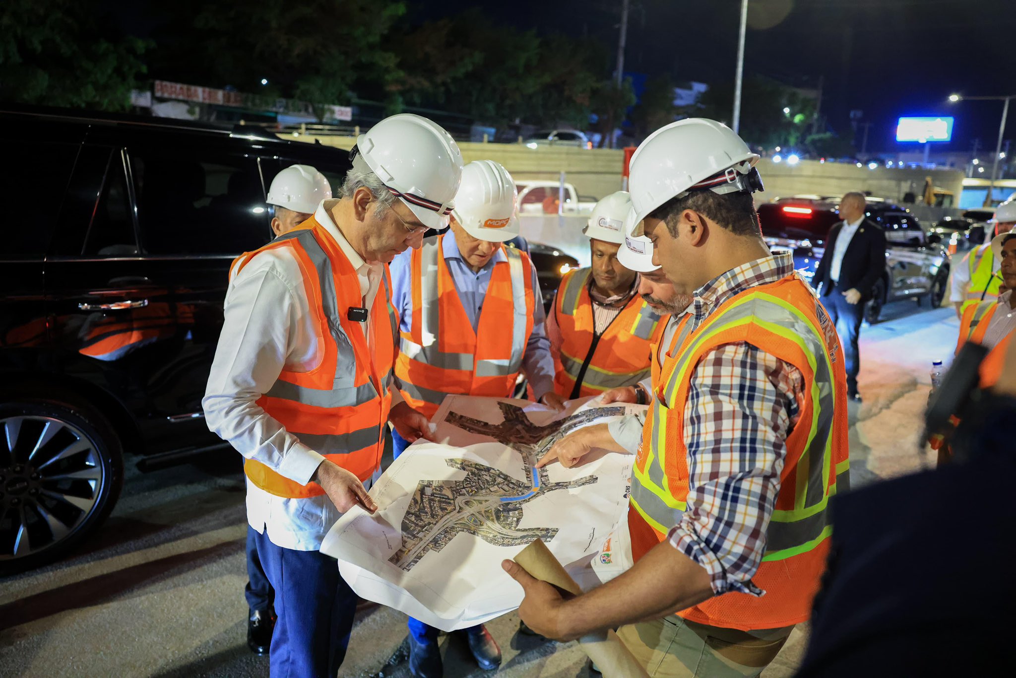 Presidente Abinader supervisa avance de la construcción del paso a desnivel de Pintura en Santo Domingo Oeste