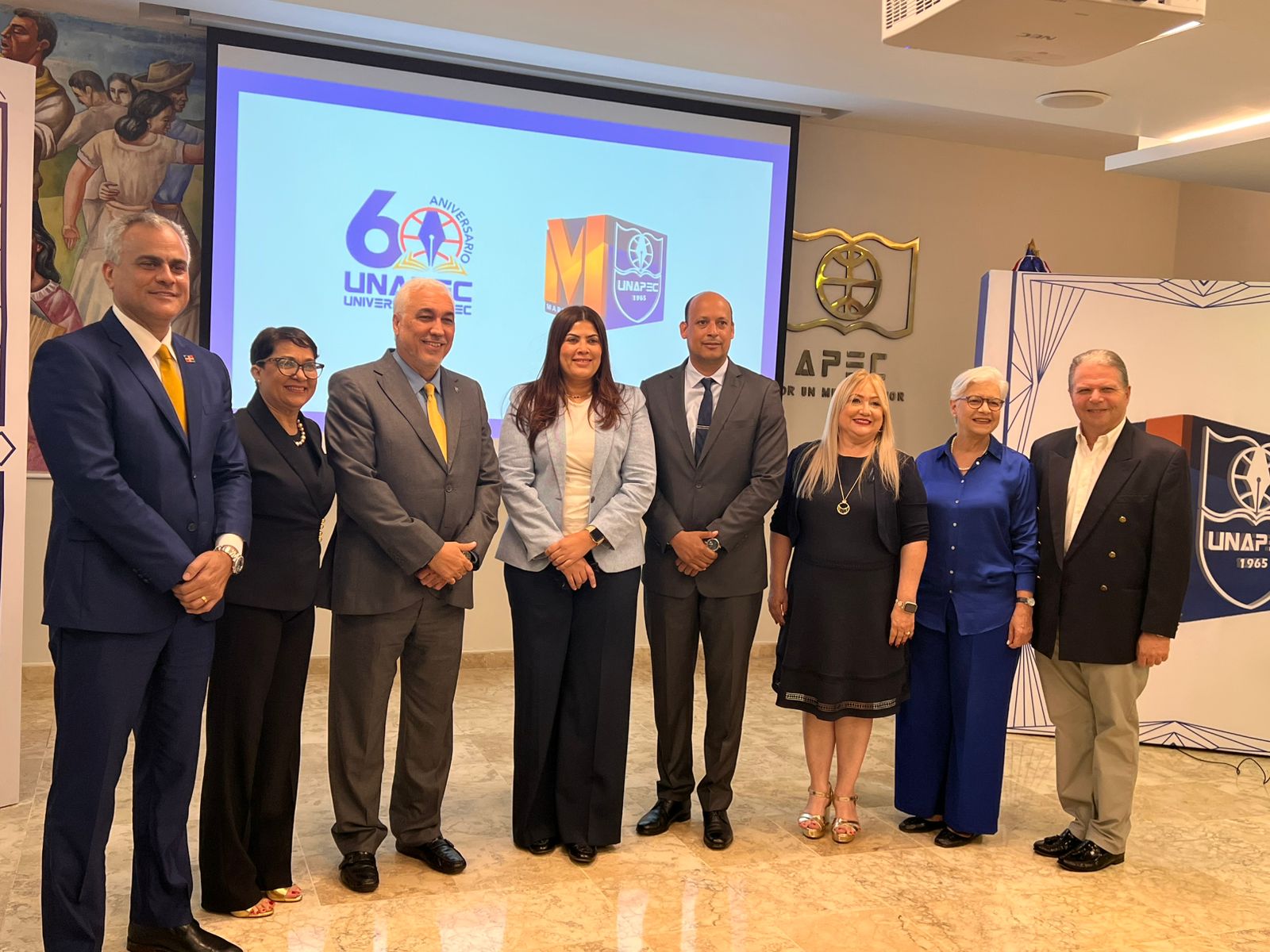 Universidad UNAPEC, reconoce en su 60 aniversario al Embajador Dr. Luis García, por sus encomiables aportes a la academia