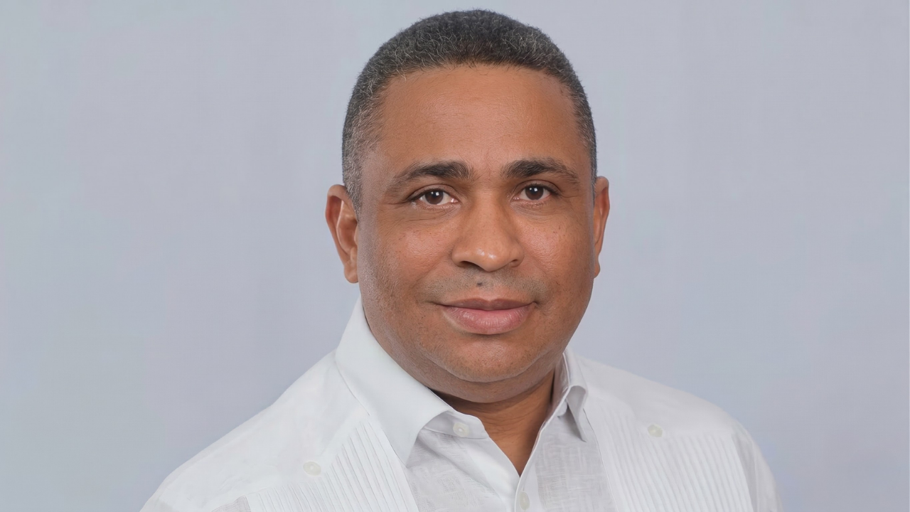Arturo Quiñones se postula para la Secretaría General del PRM en Santo Domingo Este